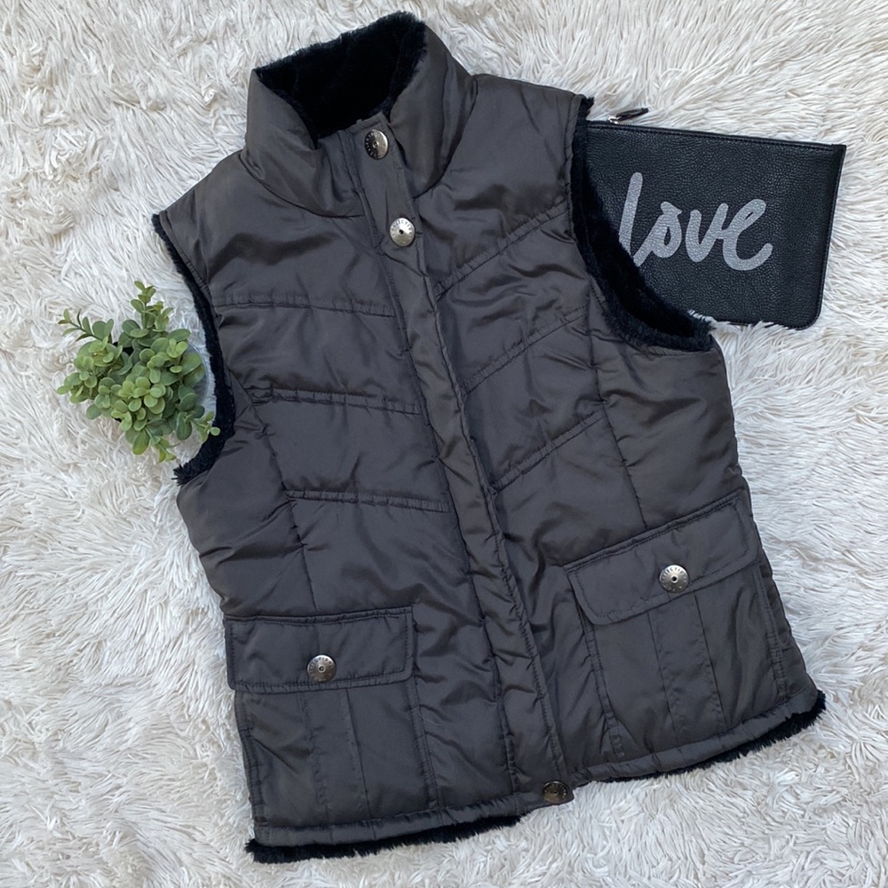 🎉HP🎉 KC Collections Reversible Vest 💗 Gray & Black